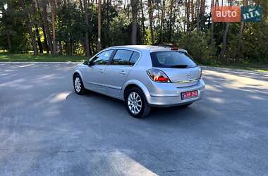 Хэтчбек Opel Astra 2009 в 