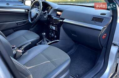 Хэтчбек Opel Astra 2009 в 