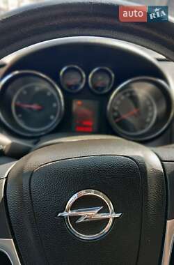 Универсал Opel Astra 2011 в 