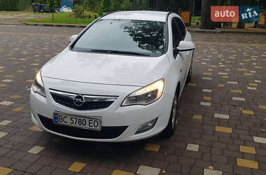 Універсал Opel Astra 2011 в Трускавці