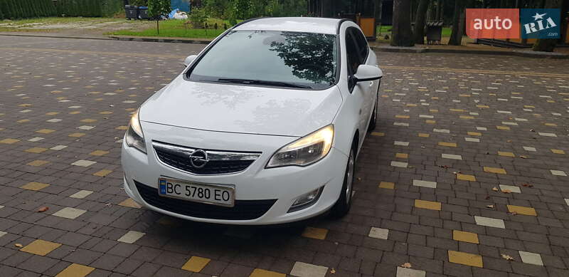 Opel Astra 2011 Opel Astra 2011