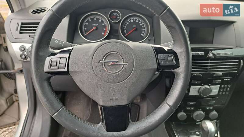 Хэтчбек Opel Astra 2008 в Умани
