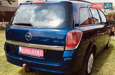 Универсал Opel Astra 2005 в 