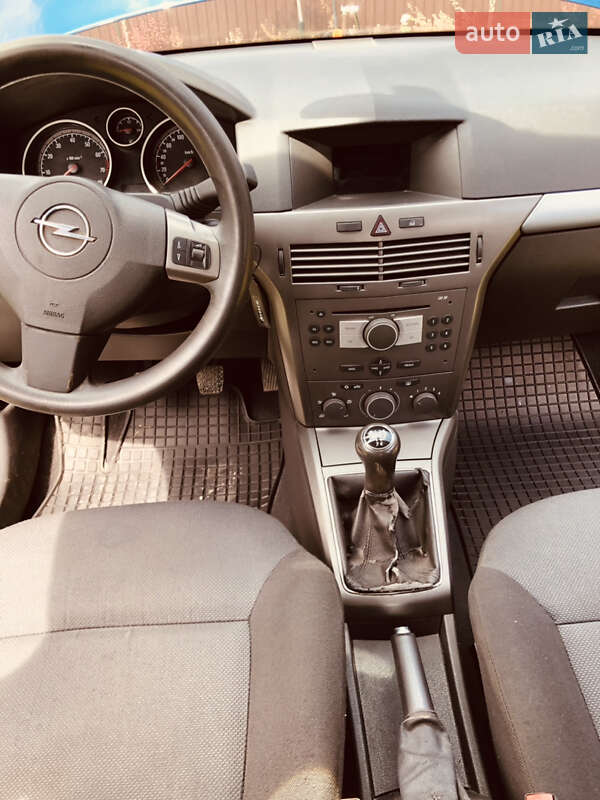 Универсал Opel Astra 2005 в Тернополе