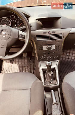 Универсал Opel Astra 2005 в 