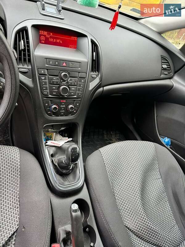 Хэтчбек Opel Astra 2010 в Черновцах