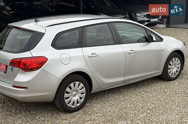 Универсал Opel Astra 2015 в 
