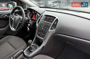 Универсал Opel Astra 2015 в 
