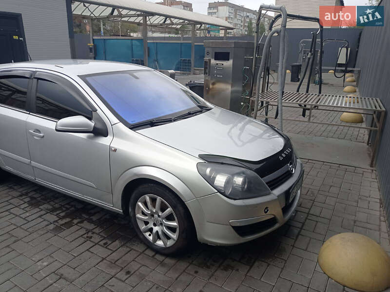 Хэтчбек Opel Astra 2005 в Николаеве