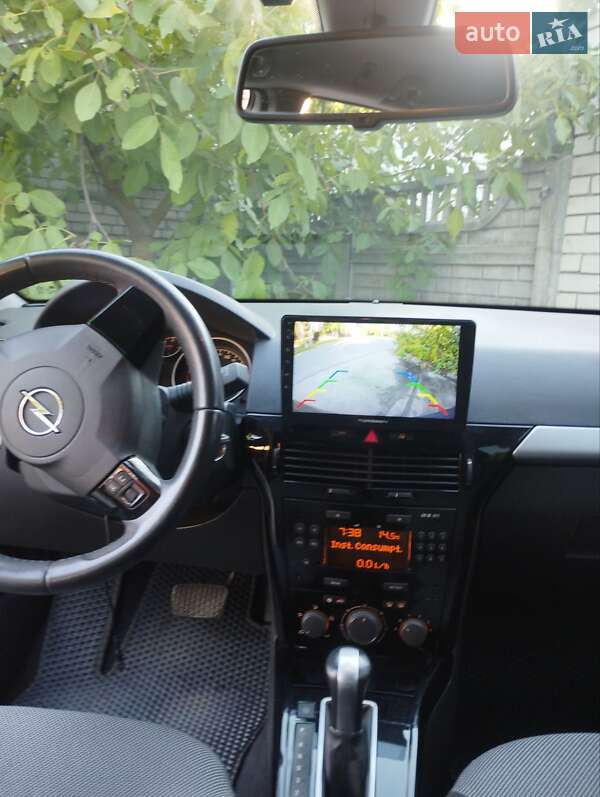 Универсал Opel Astra 2010 в Днепре