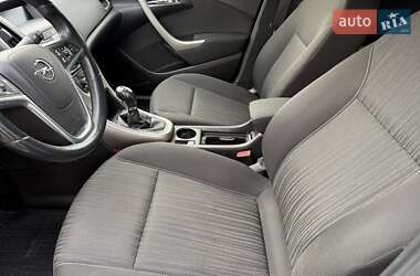 Хэтчбек Opel Astra 2010 в 