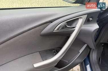 Хэтчбек Opel Astra 2010 в 