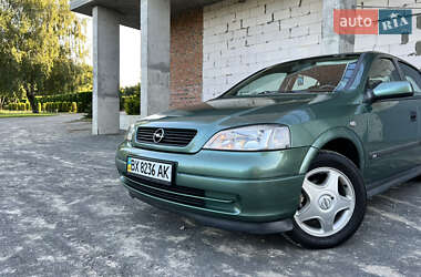 Хэтчбек Opel Astra 1999 в 