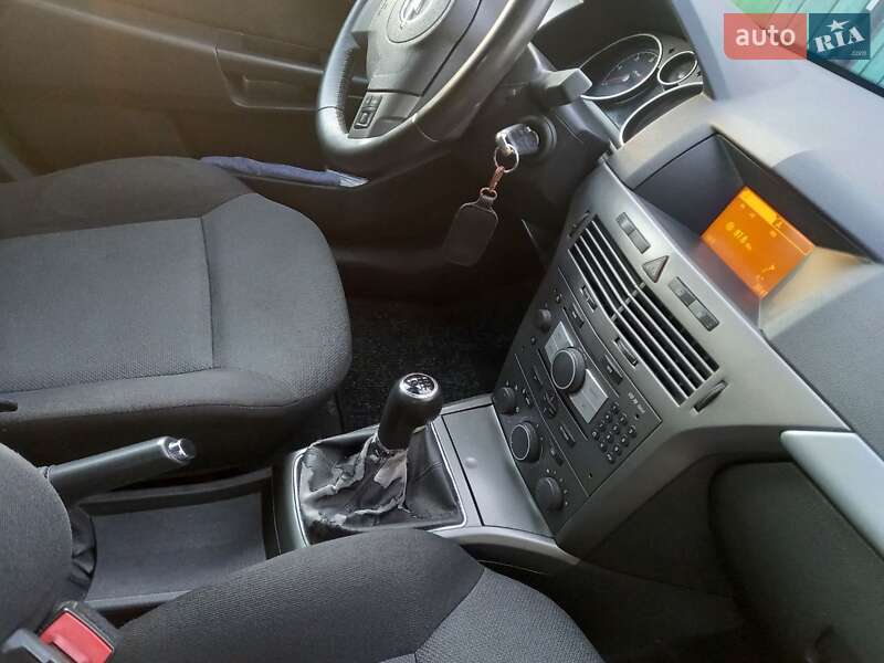 Хэтчбек Opel Astra 2006 в Житомире фото 3 Хэтчбек Opel Astra 2006 в Житомире