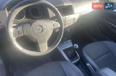Универсал Opel Astra 2005 в 