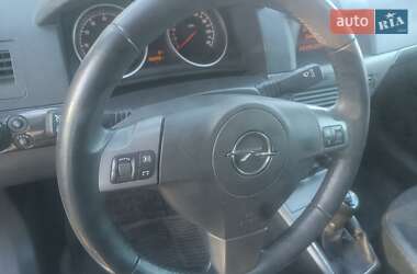 Универсал Opel Astra 2005 в 