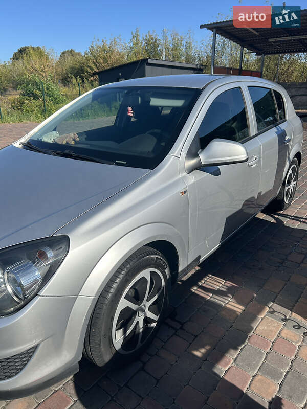 Хетчбек Opel Astra 2012 в Борисполі