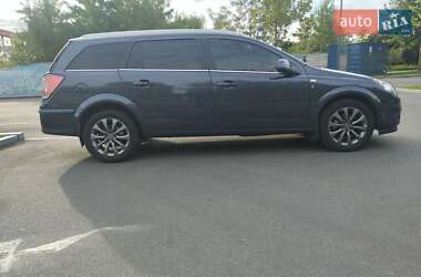 Универсал Opel Astra 2010 в Днепре