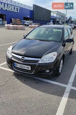 Универсал Opel Astra 2008 в Полтаве