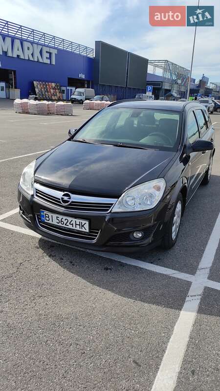 Универсал Opel Astra 2008 в Полтаве