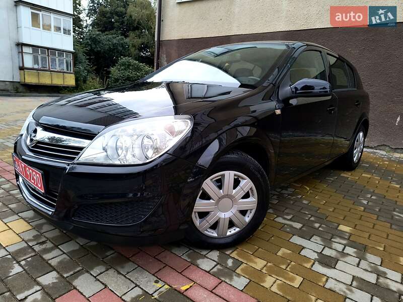 Хэтчбек Opel Astra 2009 в Звягеле