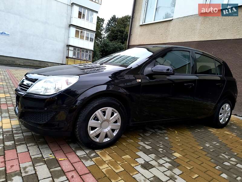 Хэтчбек Opel Astra 2009 в Звягеле
