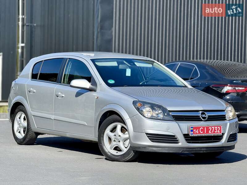Хэтчбек Opel Astra 2006 в Межгорье