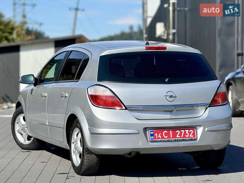 Хэтчбек Opel Astra 2006 в Межгорье