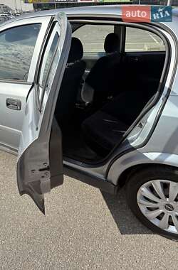 Седан Opel Astra 2006 в 