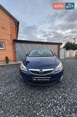 Хэтчбек Opel Astra 2010 в 
