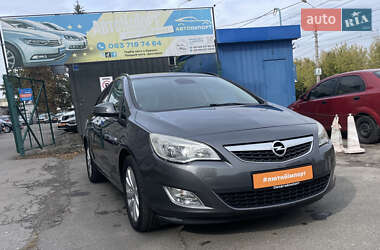 Універсал Opel Astra 2011 в Сумах