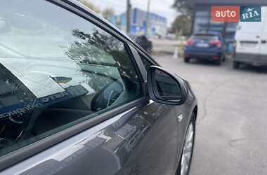 Универсал Opel Astra 2011 в 