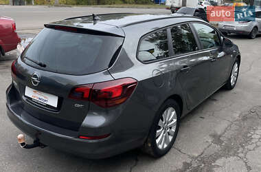 Универсал Opel Astra 2011 в 