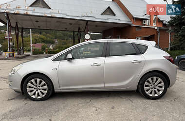 Хэтчбек Opel Astra 2010 в 
