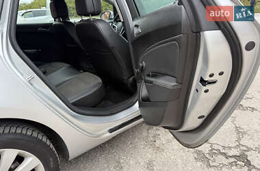 Хэтчбек Opel Astra 2010 в 