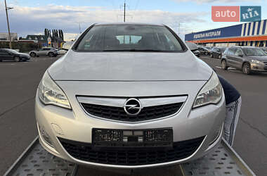 Хэтчбек Opel Astra 2010 в 