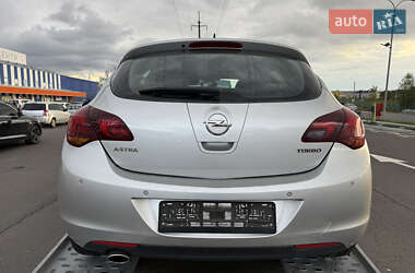 Хэтчбек Opel Astra 2010 в 