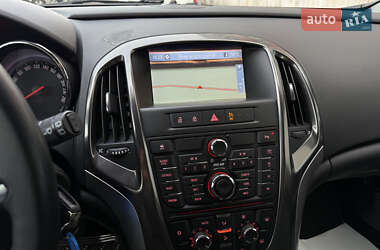 Универсал Opel Astra 2011 в 
