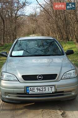 Седан Opel Astra 2006 в Дніпрі