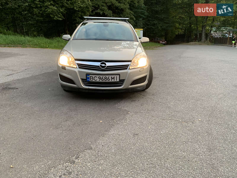 Универсал Opel Astra 2009 в Дрогобыче