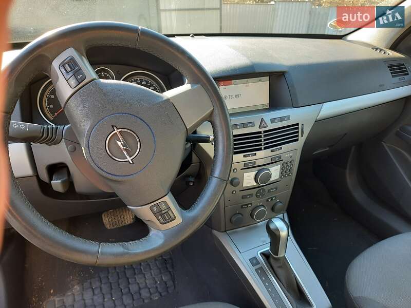 Хэтчбек Opel Astra 2006 в Городенке