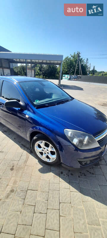 Хэтчбек Opel Astra 2006 в Городенке