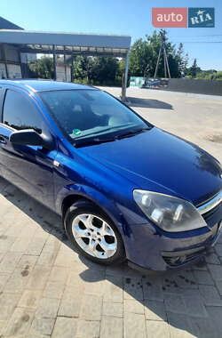 Хэтчбек Opel Astra 2006 в 