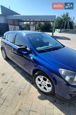 Хэтчбек Opel Astra 2006 в 