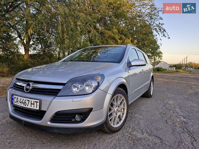 Универсал Opel Astra 2006 в Смеле