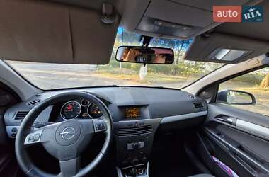 Универсал Opel Astra 2006 в 