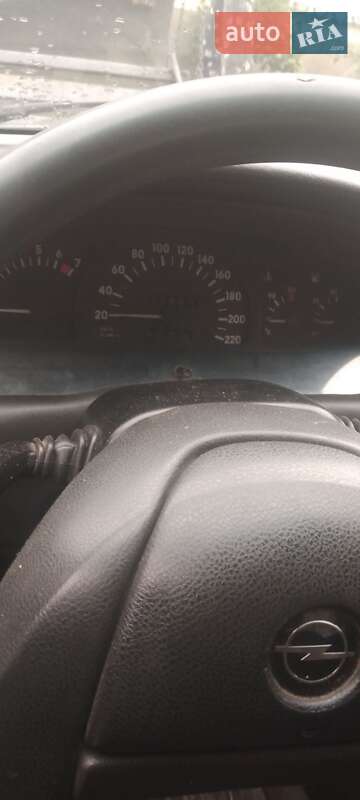 Седан Opel Astra 1992 в Монастыриске