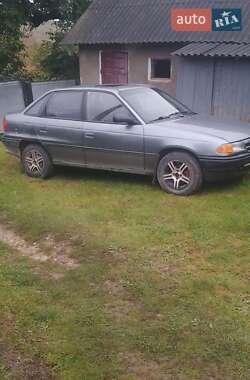Седан Opel Astra 1992 в 
