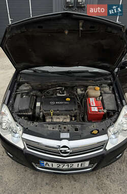 Хэтчбек Opel Astra 2008 в 