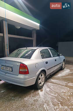Седан Opel Astra 2004 в 
